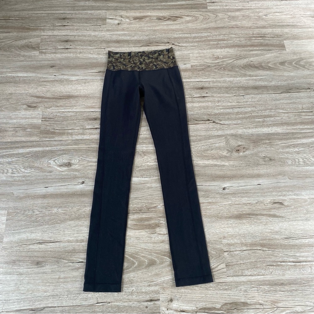 Women's lululemon Black leggings with Patterned Waistband